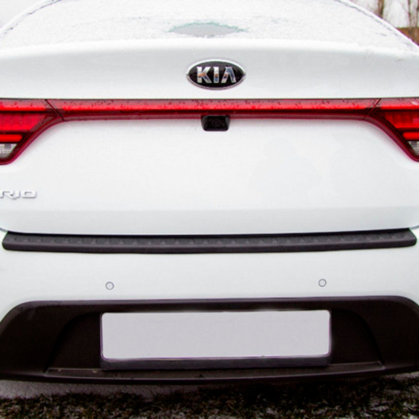 Защитная накладка на задний бампер KIA Rio (2017-н.в., седан) купить недорого с доставкой в Пушкино