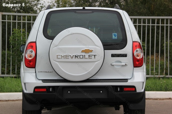 Чехол запасного колеса Chevrolet Niv@ с эмблемой Chevrolet купить недорого с доставкой в Пушкино
