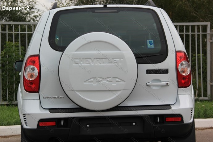 Чехол запасного колеса Chevrolet Niv@ с эмблемой Chevrolet купить недорого с доставкой в Пушкино
